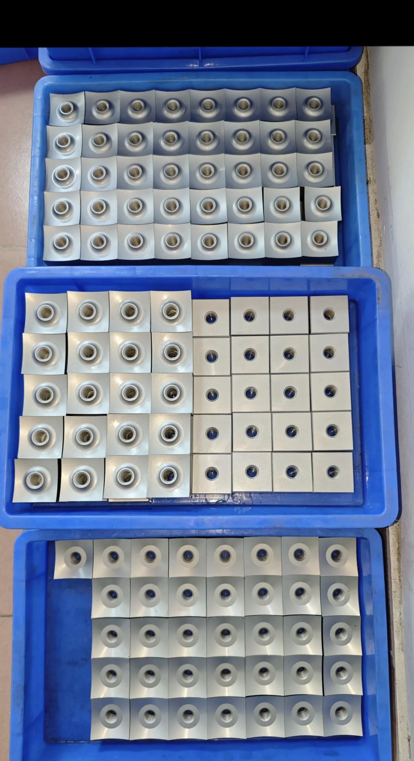 Single shaft shredder blades for plastic