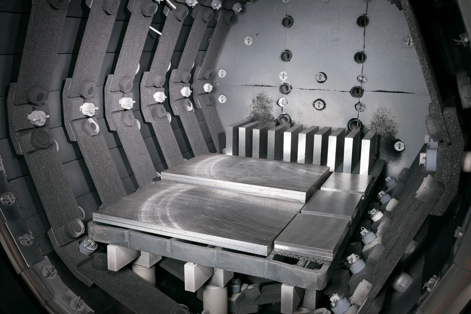 Vacuum heat treatment process