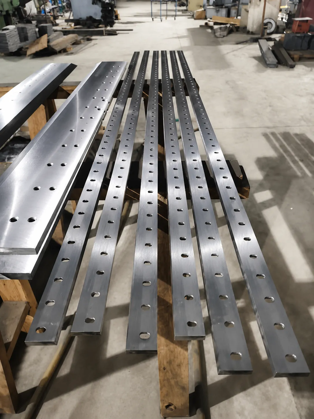 Custom Length Guillotine Blades Production
