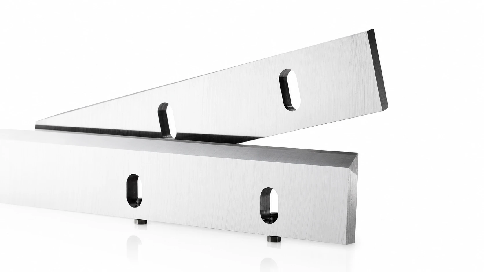 Rotor Knives vs. Bed Knives: How Granulator Knife Configuration Determines Cutting Performance