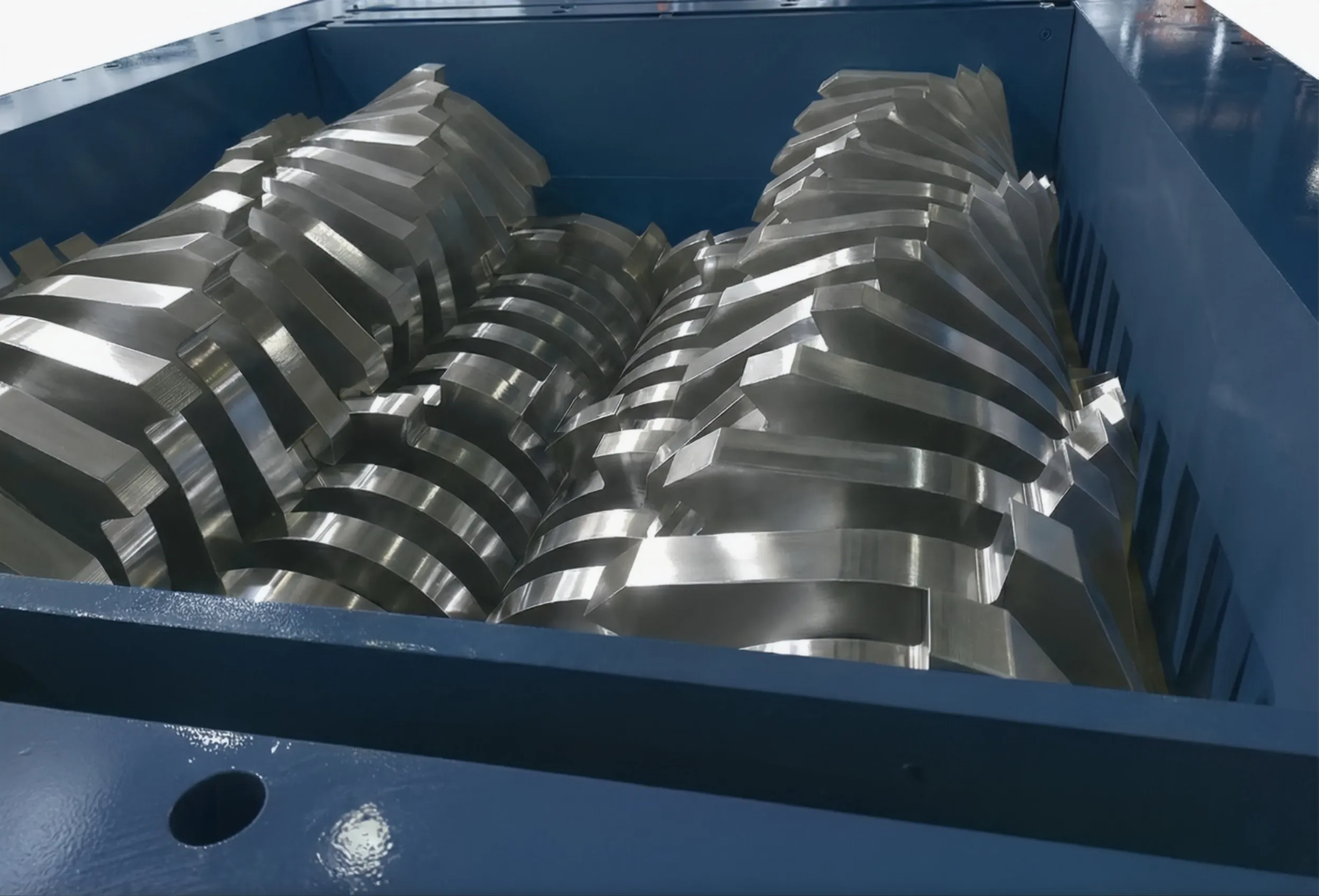 Steel Cord Is the Real Enemy: Reading Wear on Tire Shredder Blades